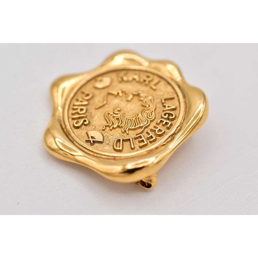 Karl Lagerfeld Vintage 1.25" Logo Seal Brooch Paris Medallion Gold Signed Bin5B - Picture 7 of 12